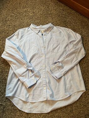 Universal Thread Pale Blue Casual Button-Down Shirt
